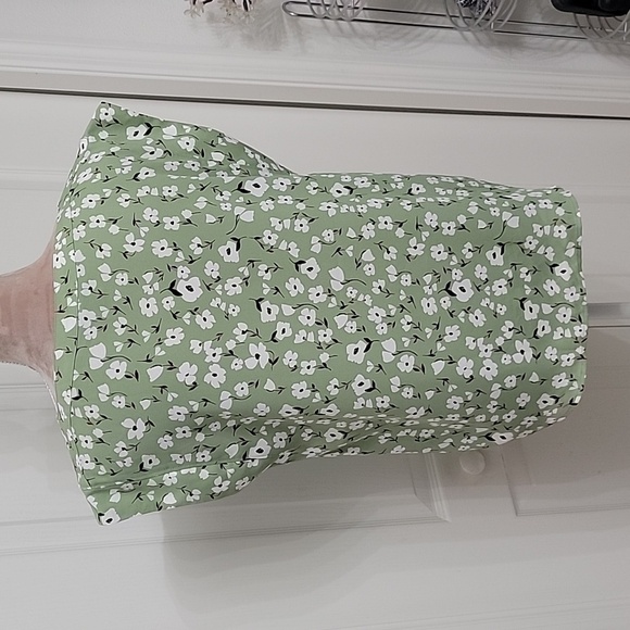 Ann Taylor Factory Fern Green w/ White Floral Pattern Sleeveless Blouse, Size SP - Picture 3 of 10